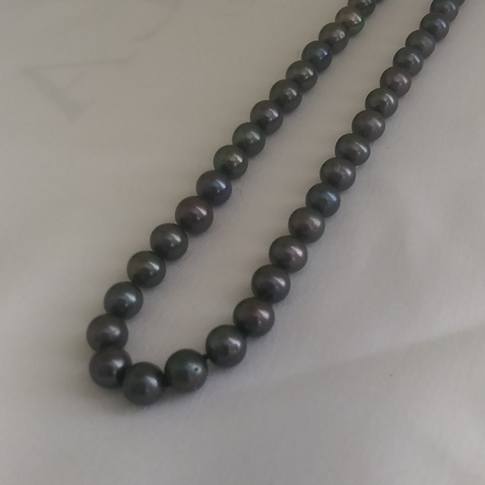Black Pearl Neckace